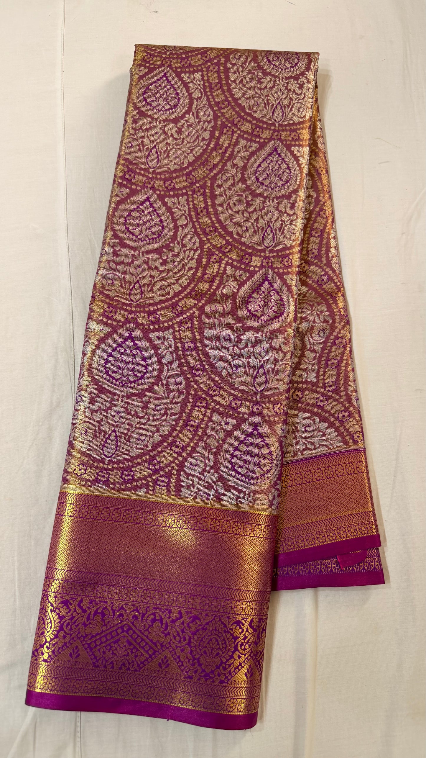 Pink Silver Semi Kanchipattu sarees with traditional border