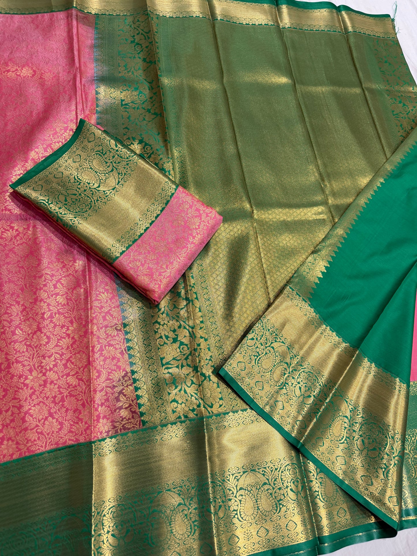 Elegant Semi Kanchi Kuttu Saree – Bold Contrast Weave