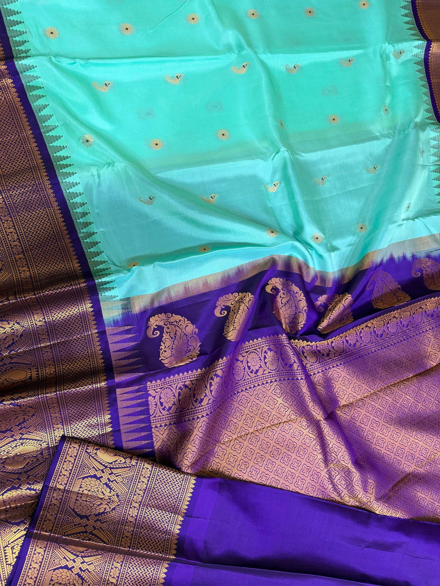 Pure Gadwal Silk Kanchipuram Saree with Sea Green Body & Navy Blue Gopuram Kanchi Border