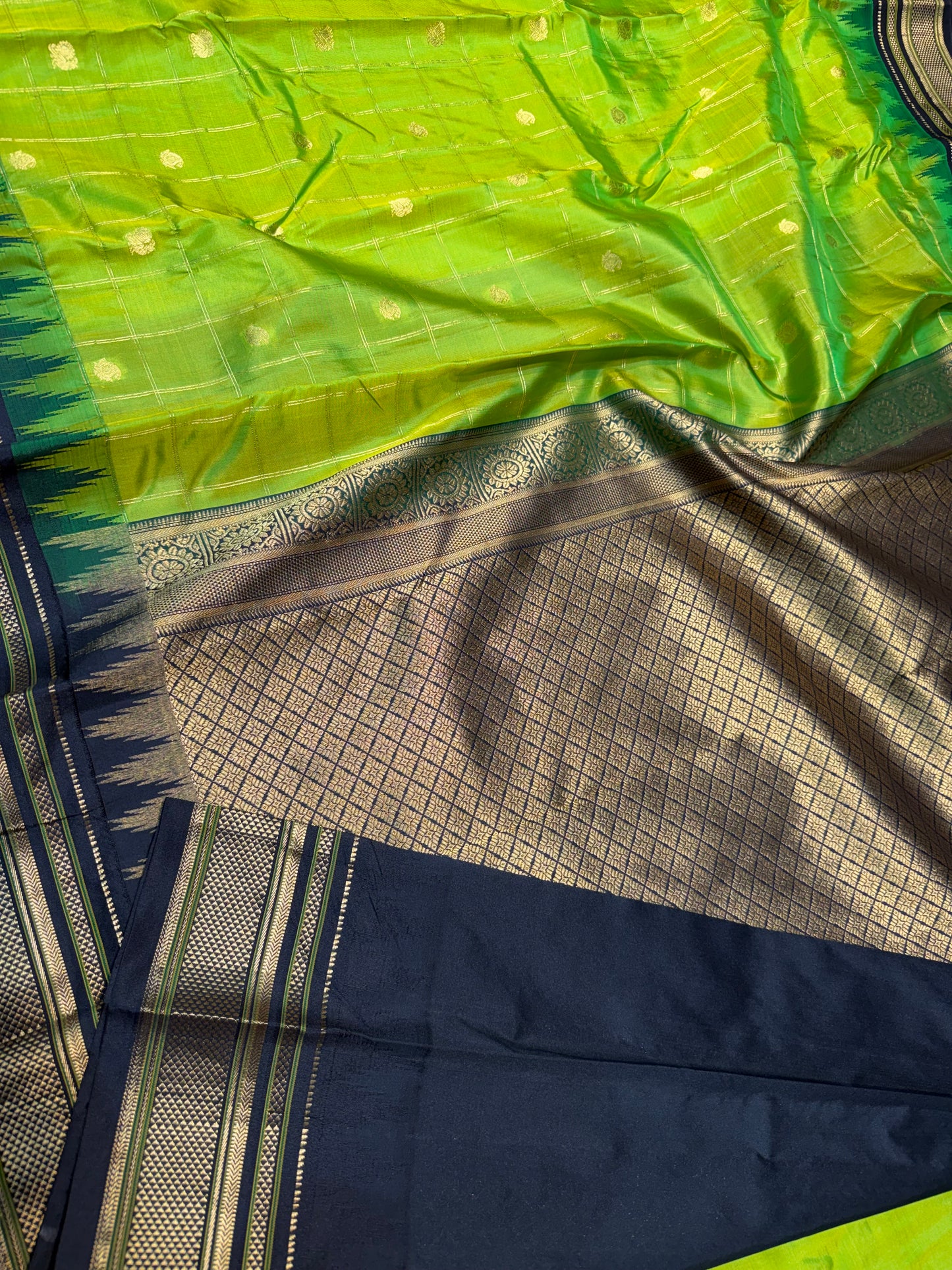 Pure Gadwal Silk Kanchipuram Saree with Parrot Green Body & Black Gopuram Kanchi Border