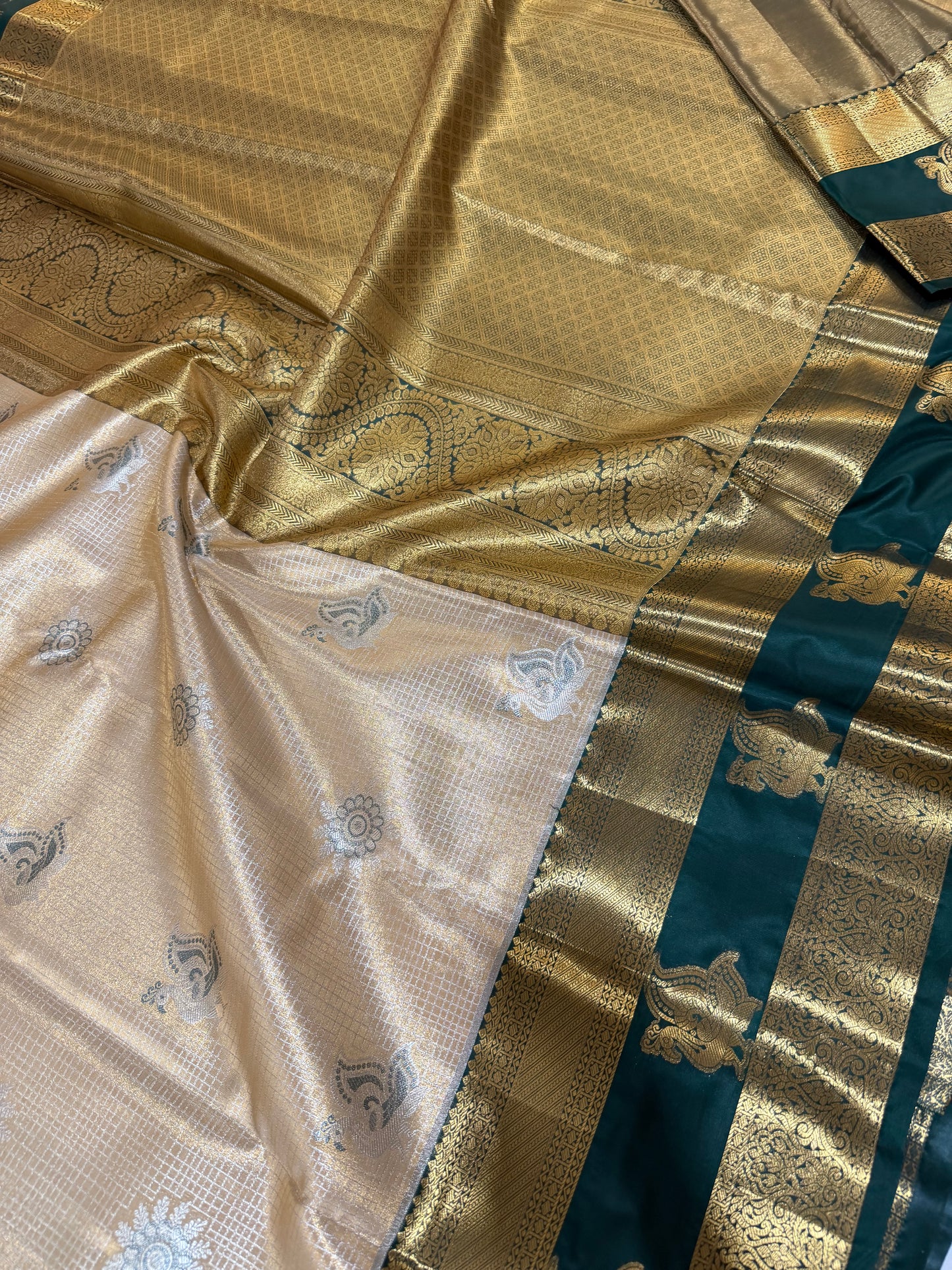 Semi Kanchipattu Tissue Saree – Vintage Checked Body with Elegant Gap Border Motifs