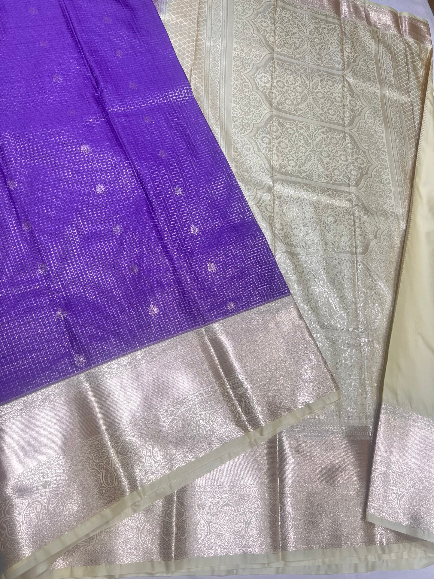 Lavender Checks Saree with Cream Border – Premium High-Quality Fabric