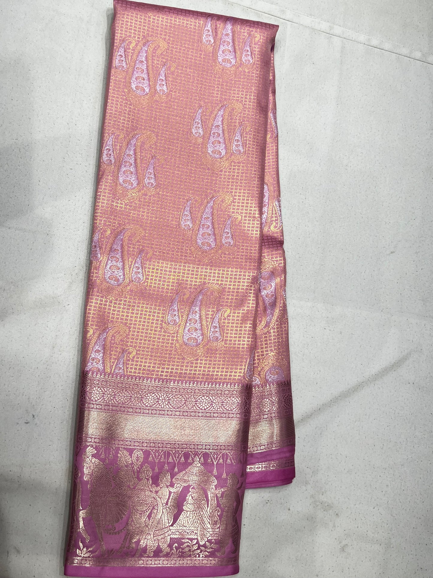 Classic Pink Vintage Checks Saree with Pallaki Design Weave