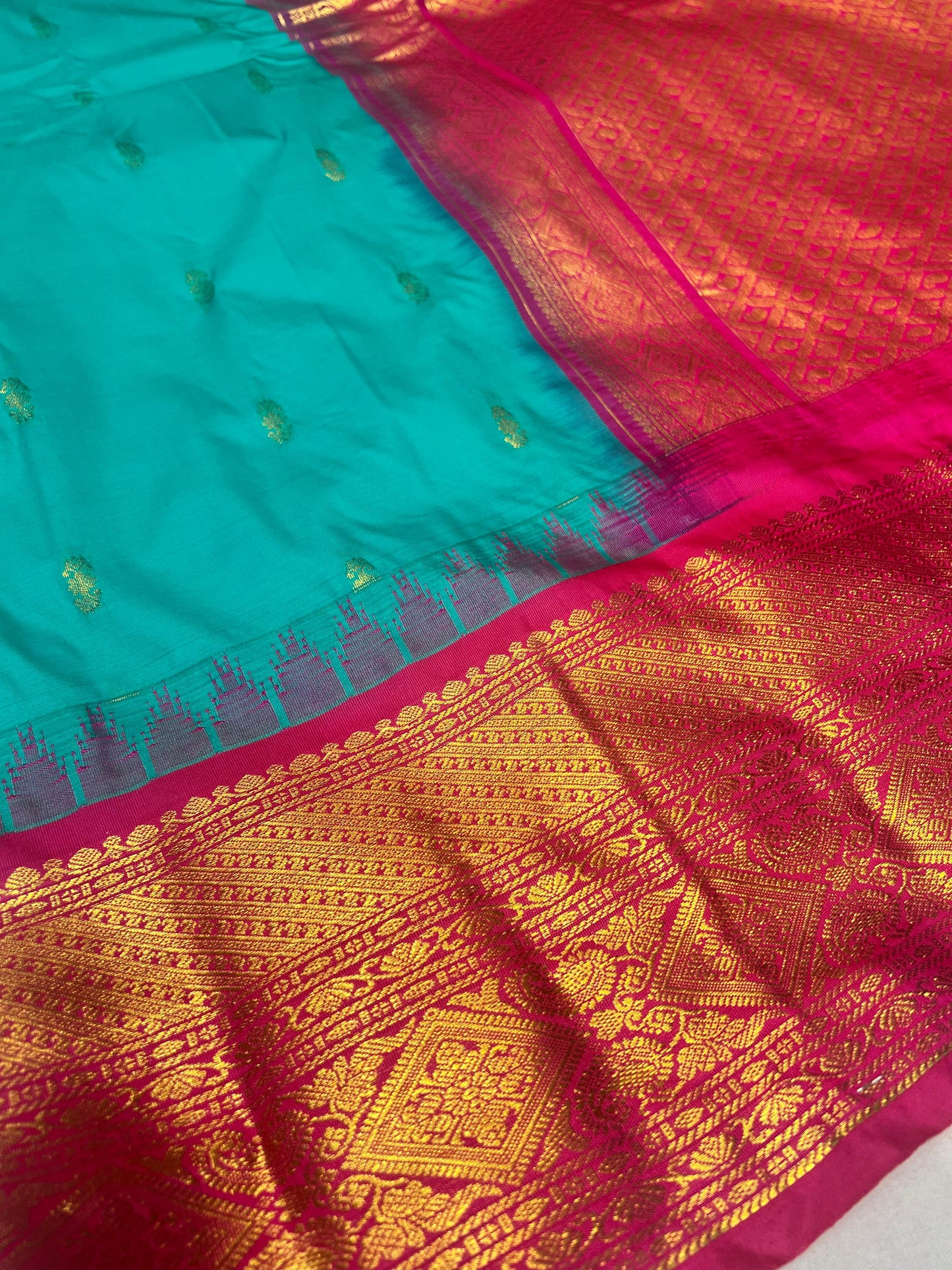 Sea Green Semi Gadwal Pattu Saree with Red Kanchi Border