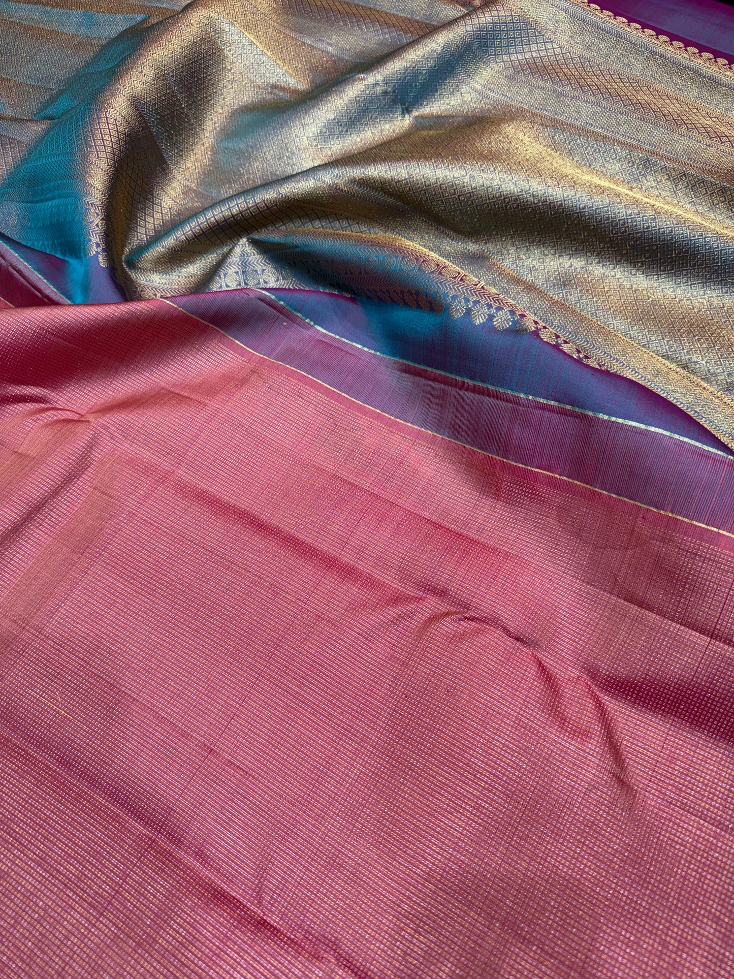 Pure Vintage Onion Pink & Peach Dual Tone vairavoosi Saree with Light Rama Blue Plain Border