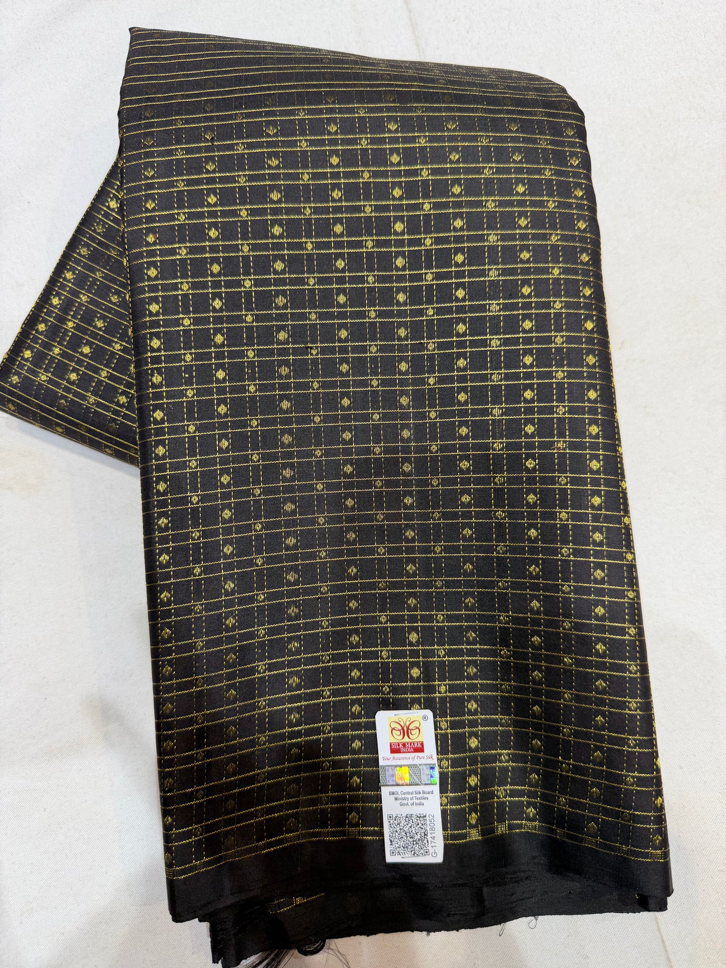Classic Black Pure Vintage Handloom Saree with Self Checkered Body | Premium Pure Silk