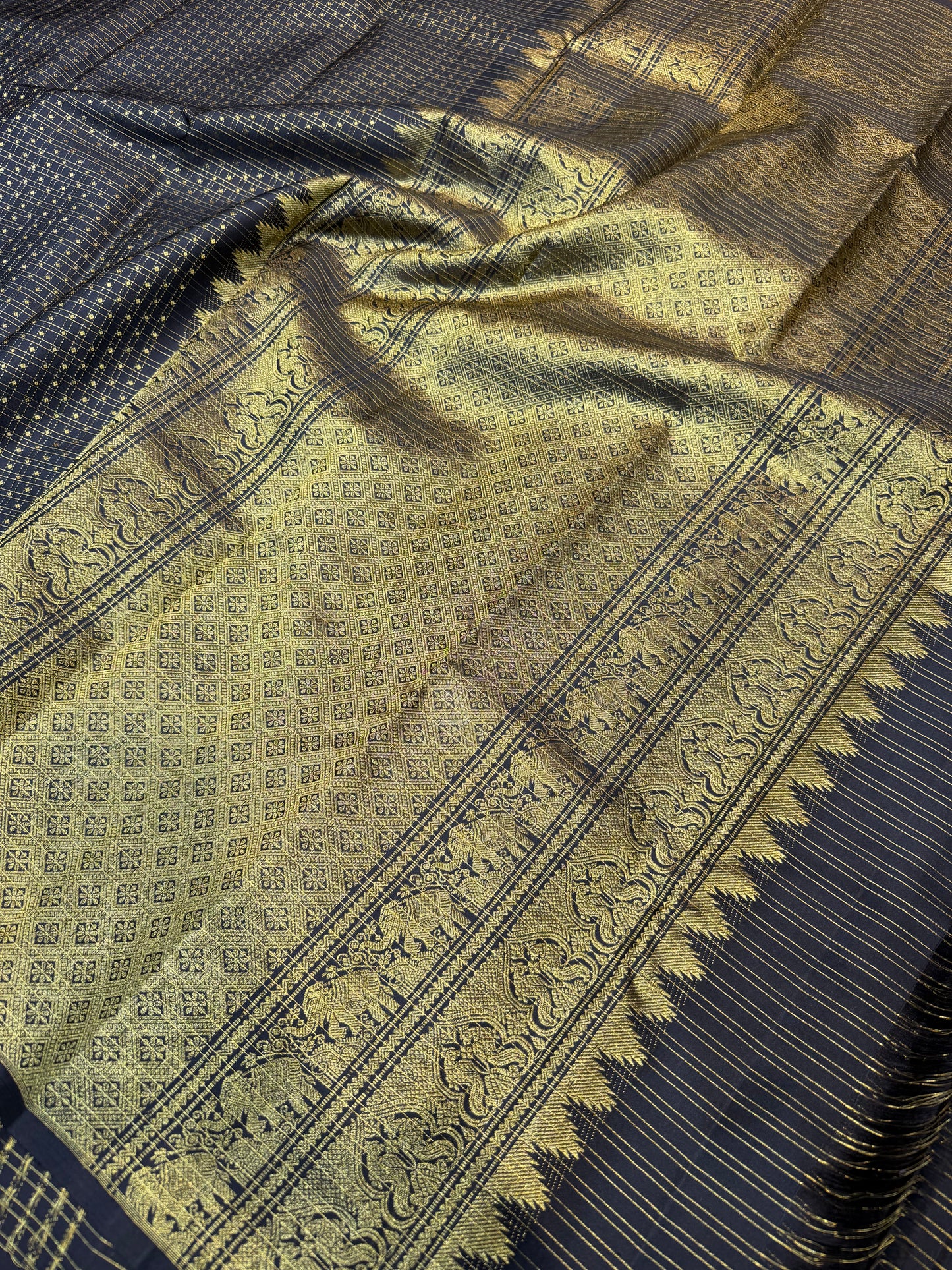 Classic Black Pure Vintage Handloom Saree with Self Checkered Body | Premium Pure Silk