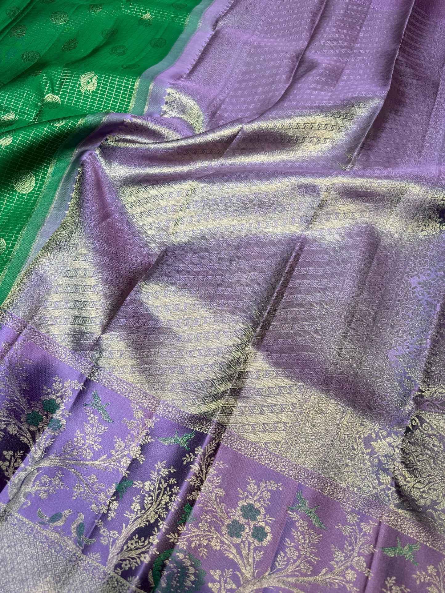 Dark Green Pure Vintage Saree with Brinjal Meenakari Border & Floral Motifs