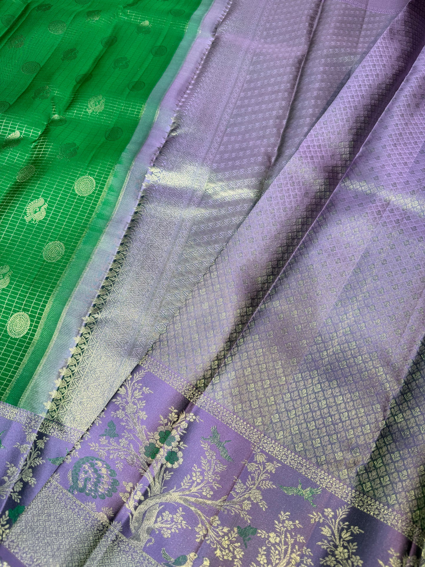 Dark Green Pure Vintage Saree with Brinjal Meenakari Border & Floral Motifs