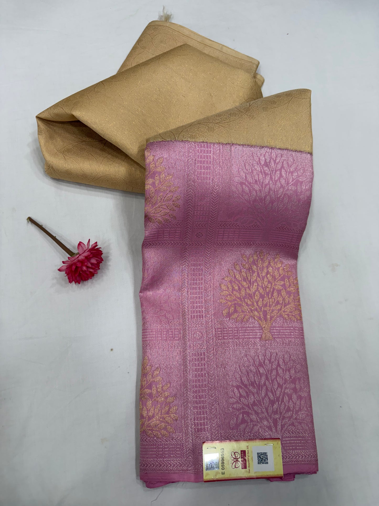 Biscuit Cream Korvai Pure Kanchipattu Saree with Baby Pink Meenakari Border & Blouse