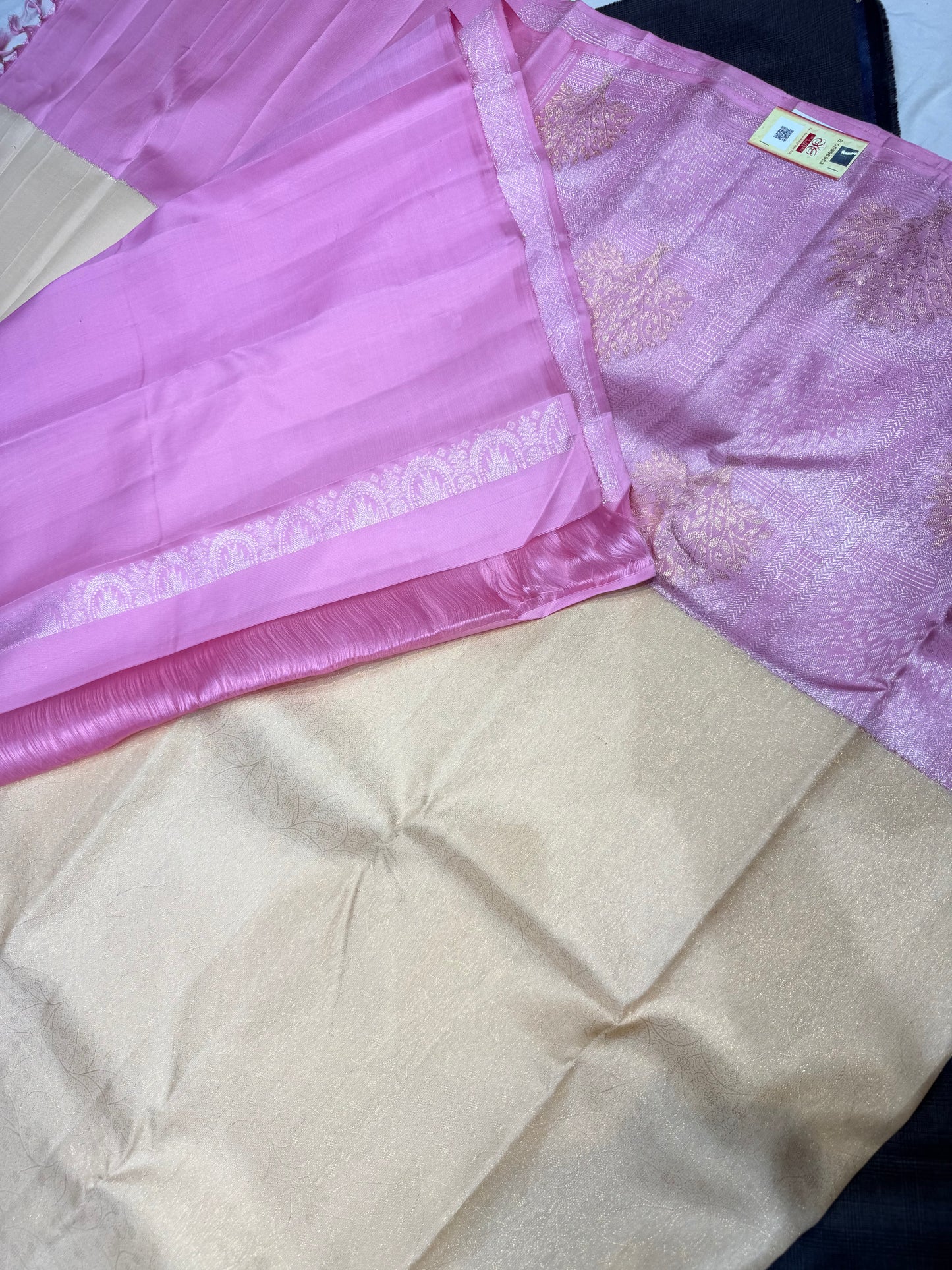Biscuit Cream Korvai Pure Kanchipattu Saree with Baby Pink Meenakari Border & Blouse
