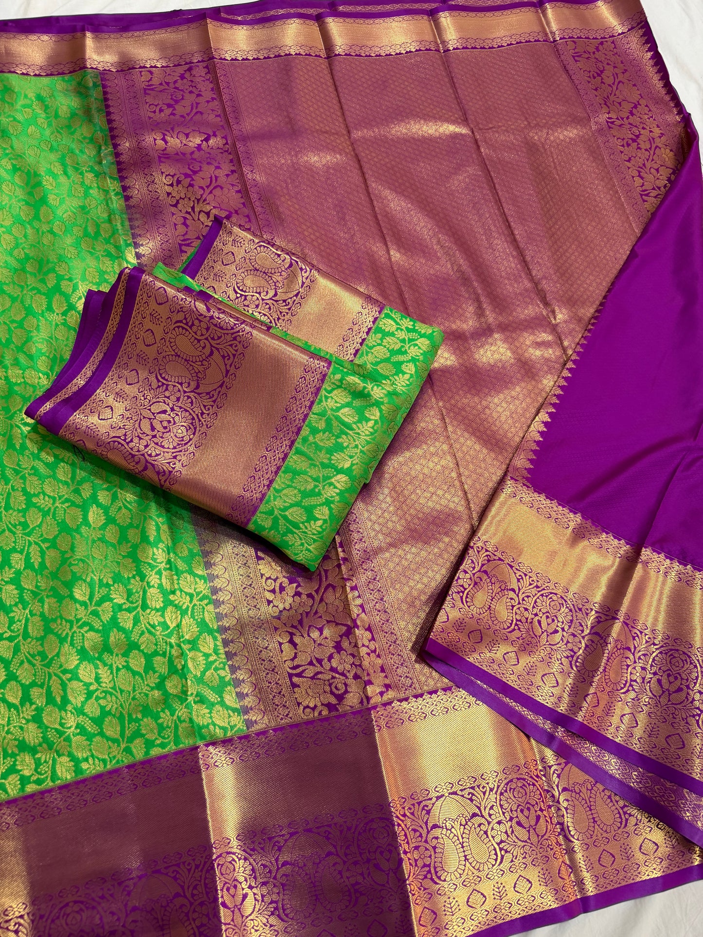 Elegant Semi Kanchi Kuttu Saree – Bold Contrast Weave