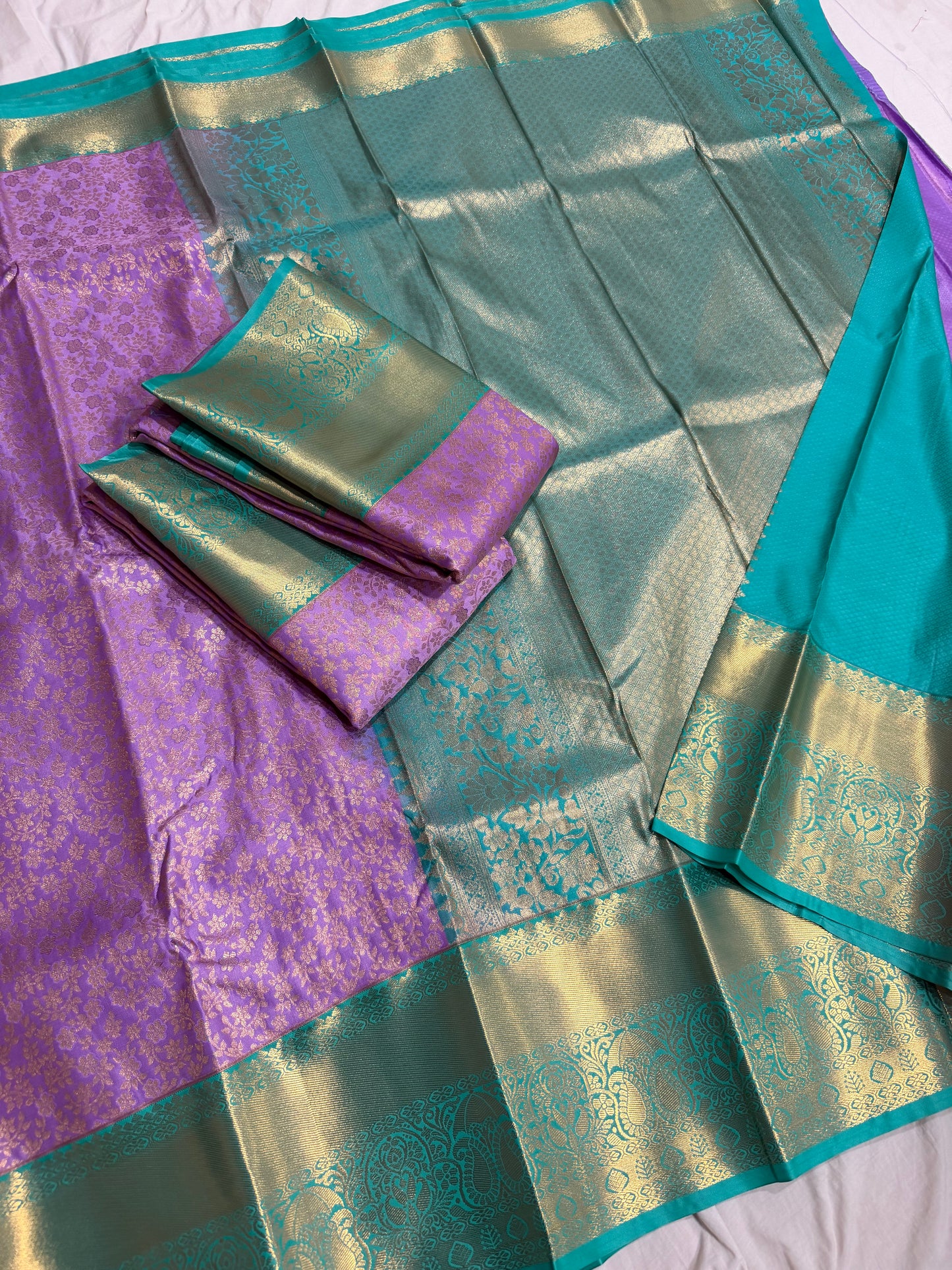 Elegant Semi Kanchi Kuttu Saree – Bold Contrast Weave