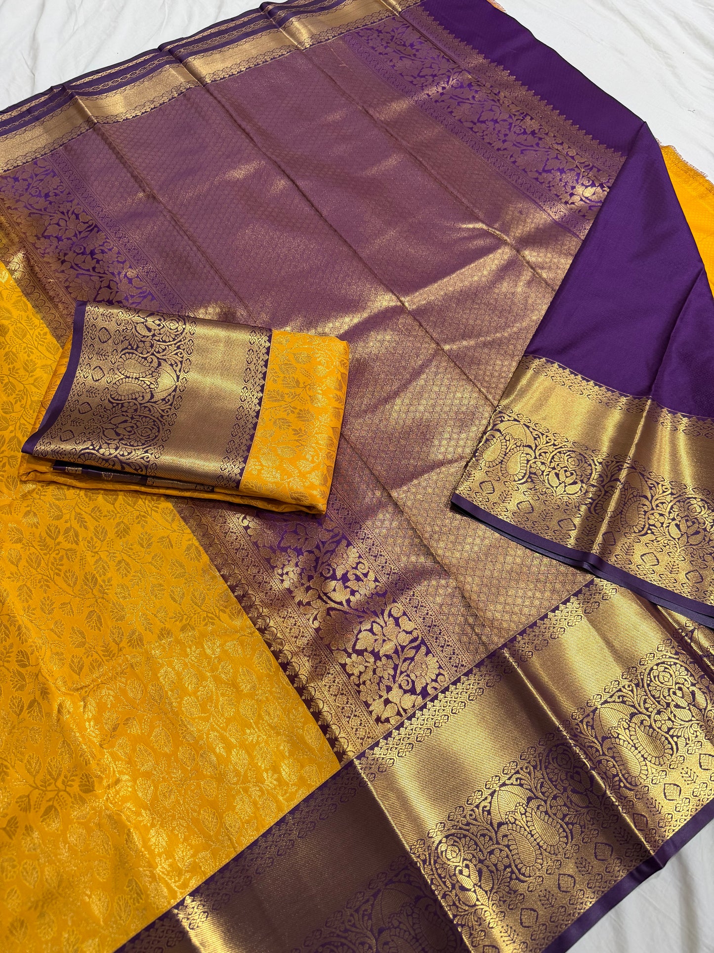 Elegant Semi Kanchi Kuttu Saree – Bold Contrast Weave