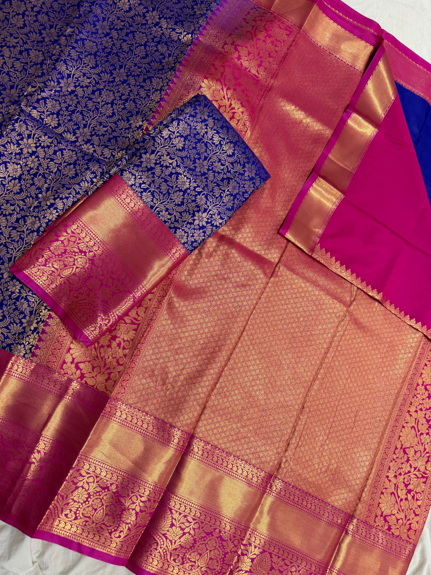 Elegant Semi Kanchi Kuttu Saree – Bold Contrast Weave