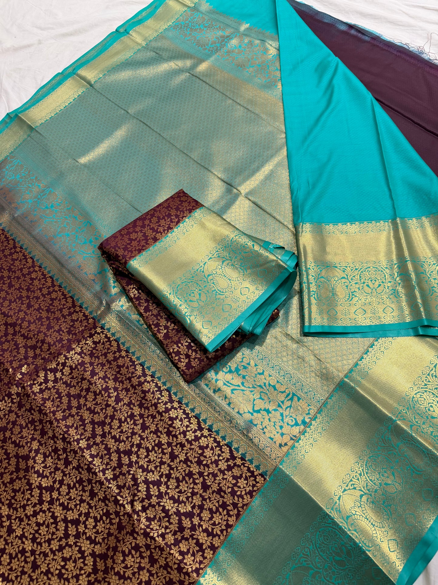 Elegant Semi Kanchi Kuttu Saree – Bold Contrast Weave