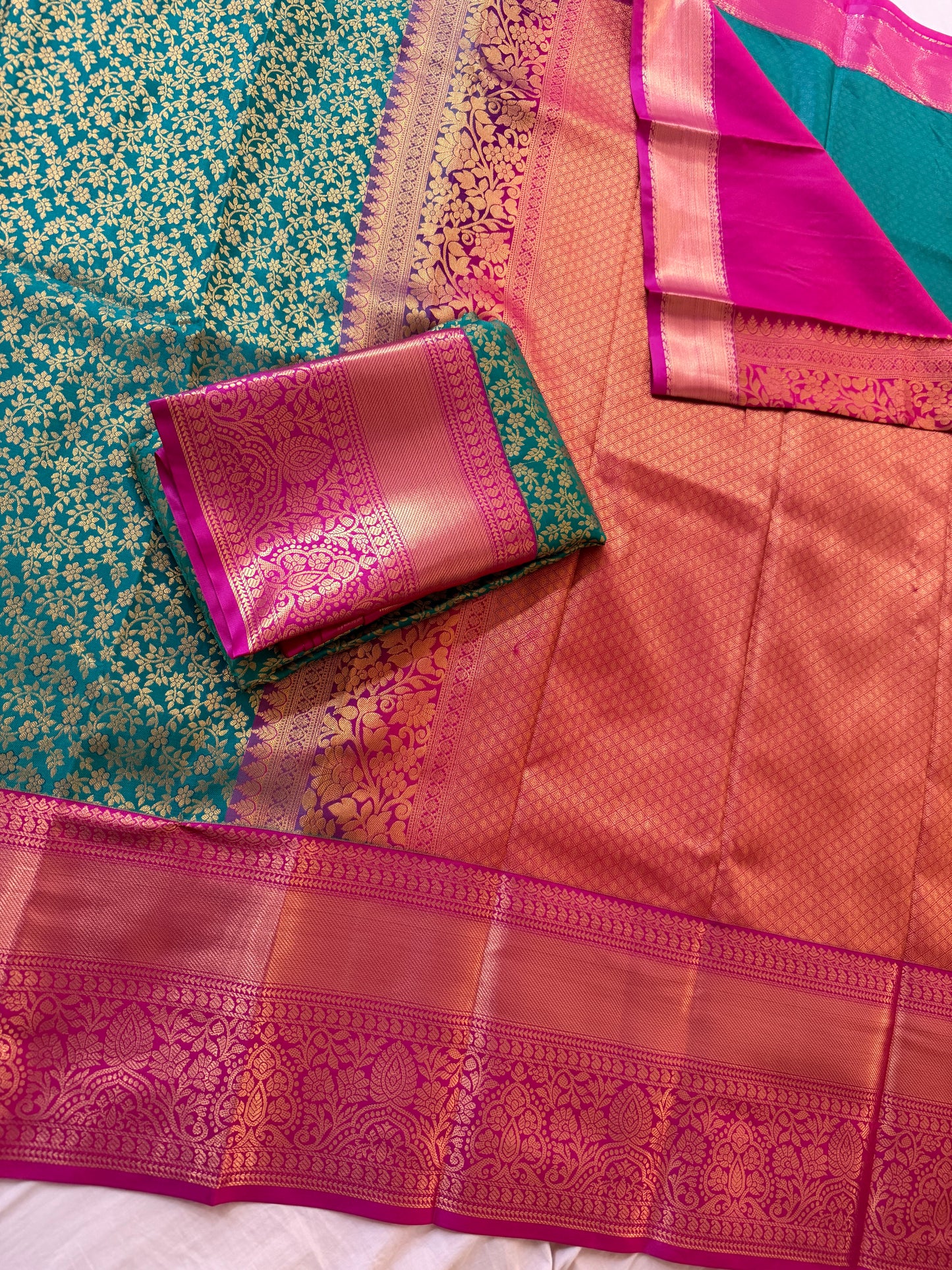 Elegant Semi Kanchi Kuttu Saree – Bold Contrast Weave