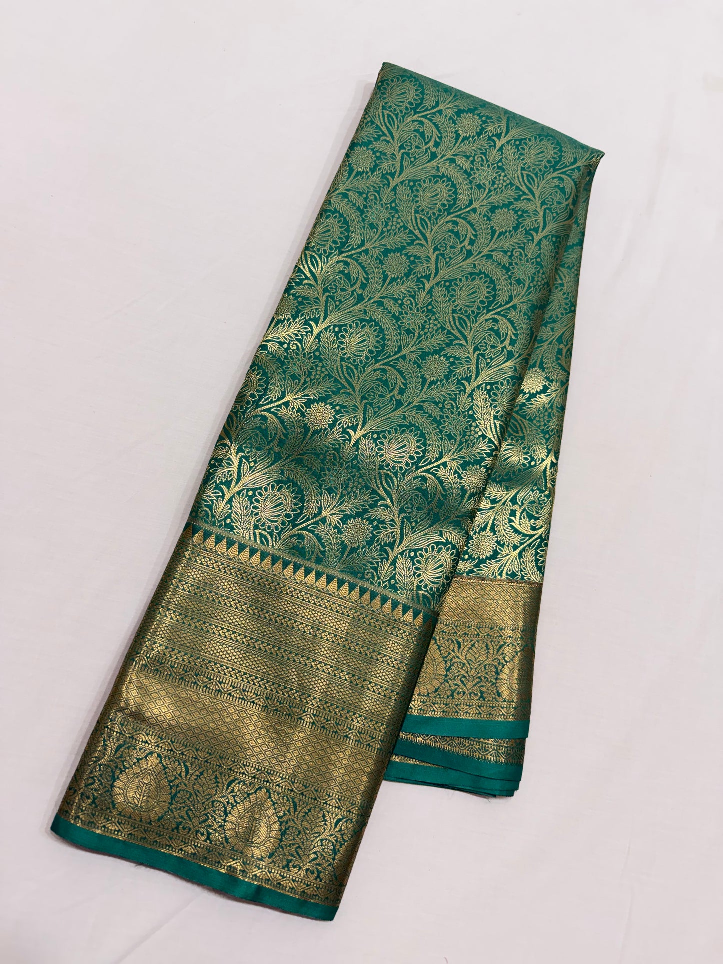 Vintage Self Green Floral Semi Kanchipattu Saree with Gold Zari Checks & Traditional Border