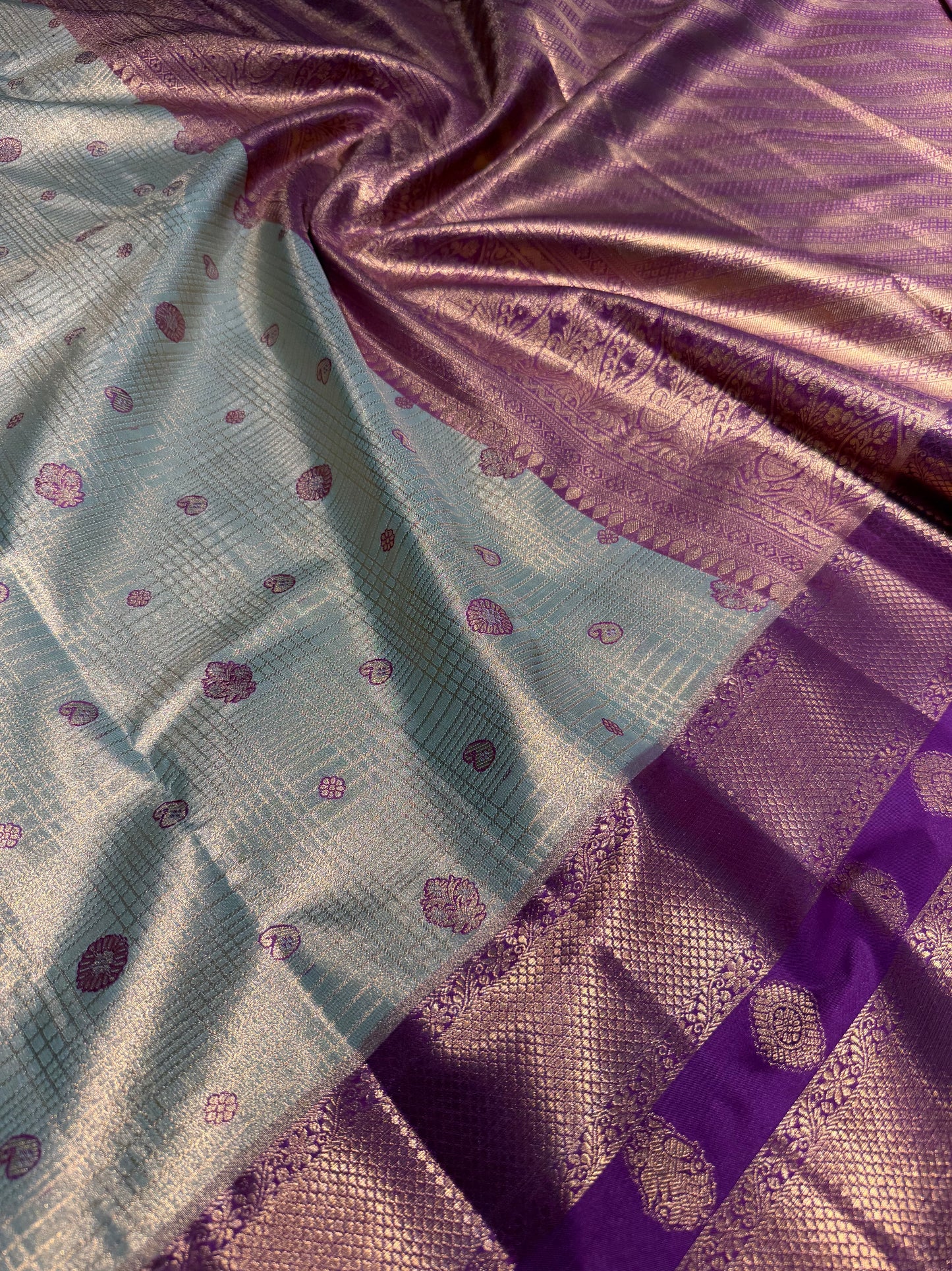 Green Elegant Semi Kanchipuram Silk Saree – Checked Pattern with Gap Border Motifs