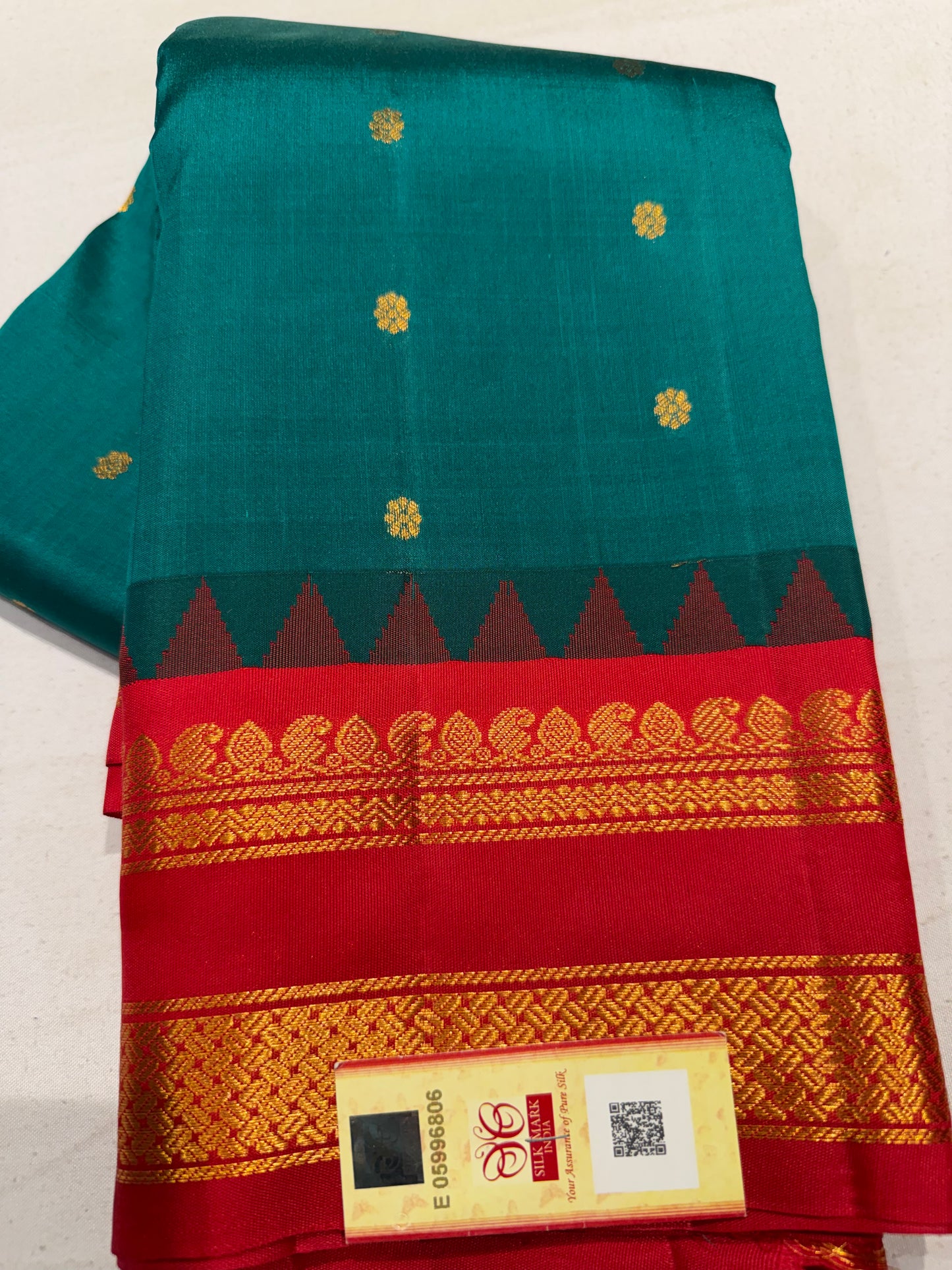 Pure Gadwal Silk Kanchipuram Saree with Peacock Green Body & Red Gopuram Kanchi Border