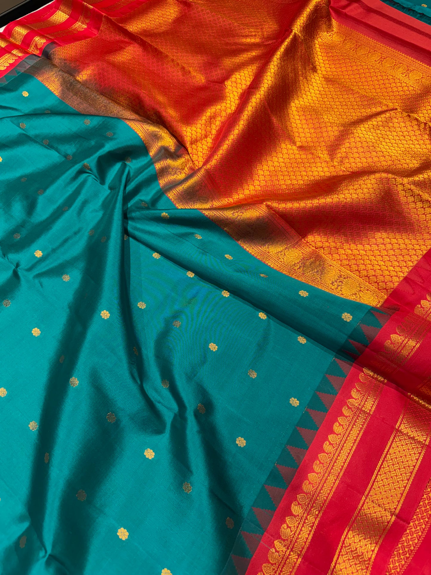 Pure Gadwal Silk Kanchipuram Saree with Peacock Green Body & Red Gopuram Kanchi Border