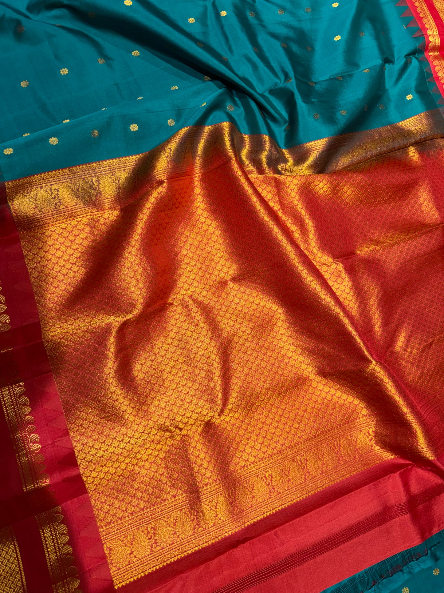 Pure Gadwal Silk Kanchipuram Saree with Peacock Green Body & Red Gopuram Kanchi Border