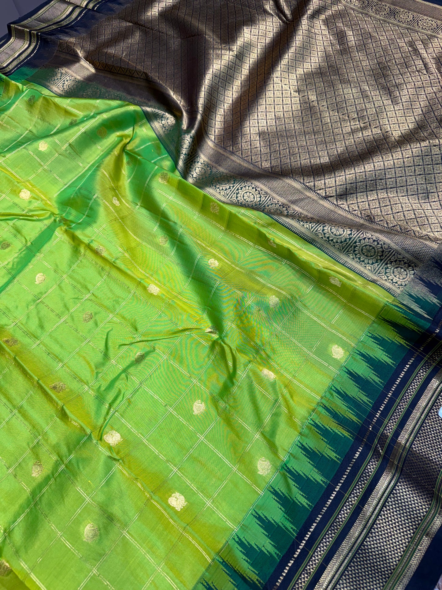 Pure Gadwal Silk Kanchipuram Saree with Parrot Green Body & Black Gopuram Kanchi Border