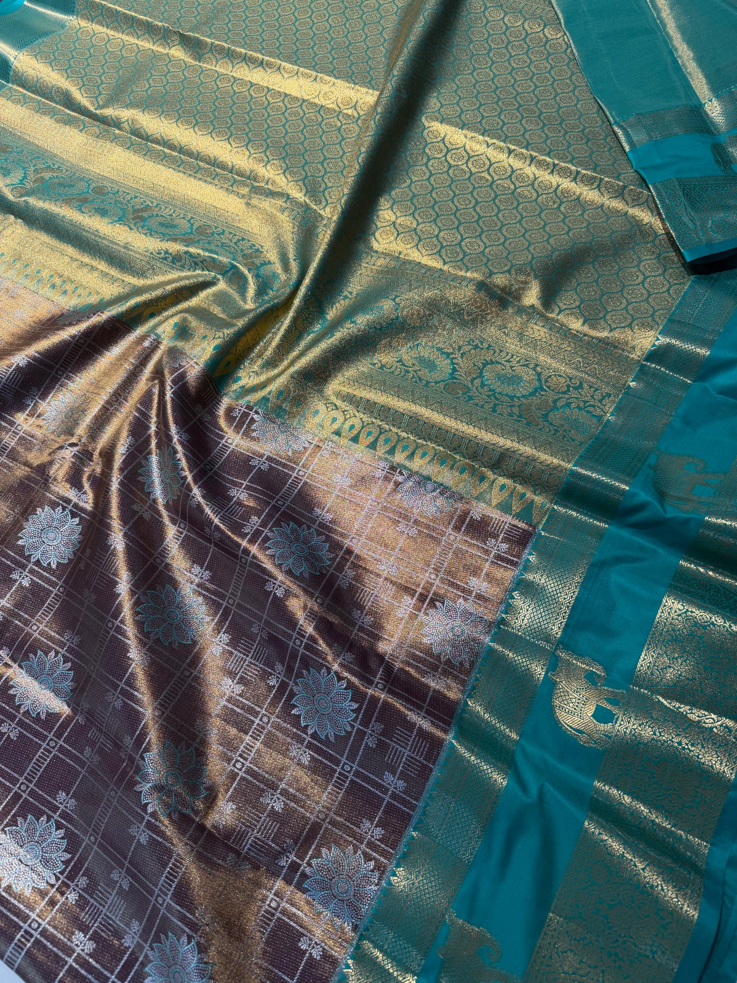 Semi Kanchipattu Tissue Saree – Vintage Checked Body with Elegant Gap Border Motifs