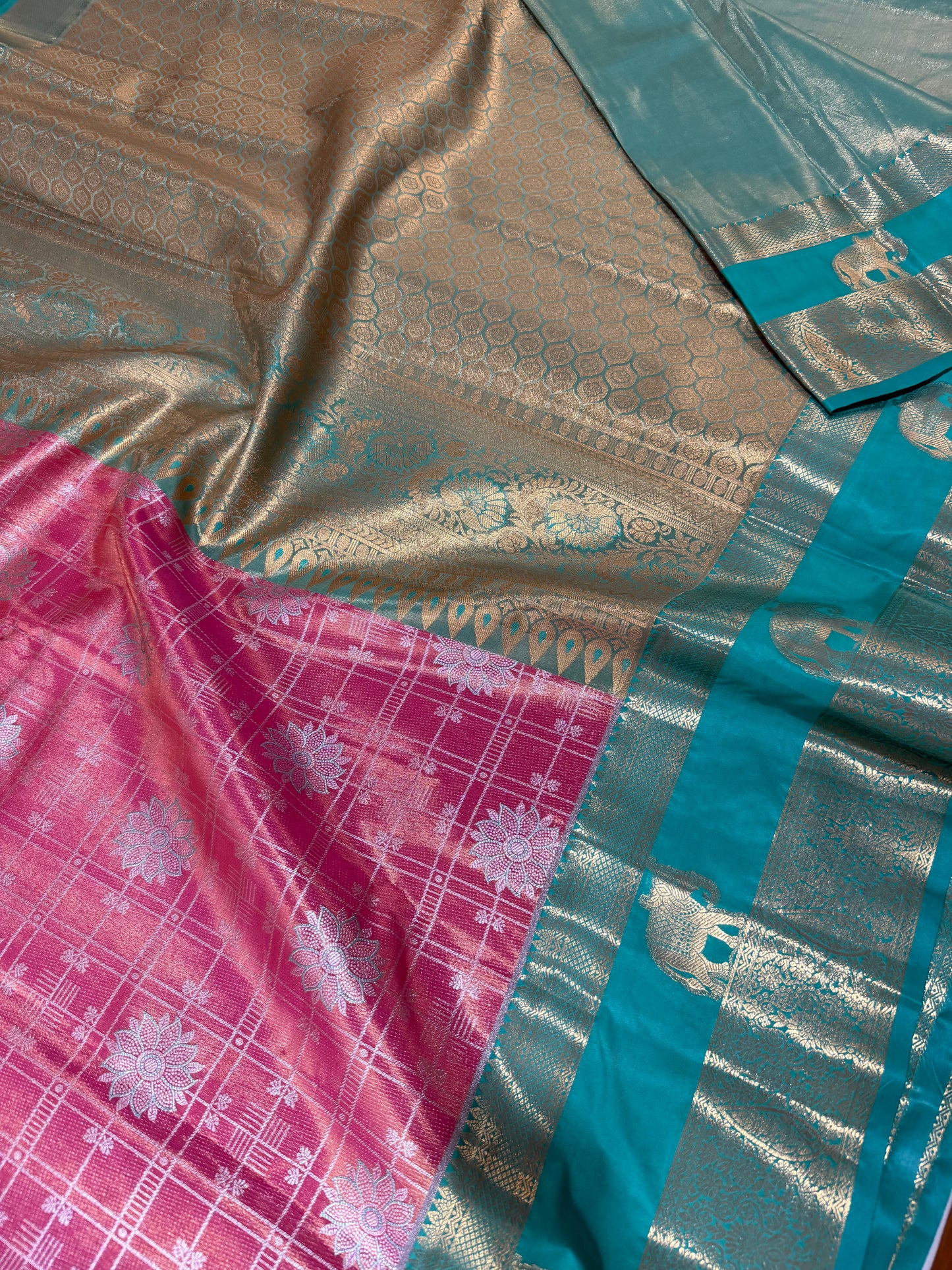 Semi Kanchipattu Tissue Saree – Vintage Checked Body with Elegant Gap Border Motifs