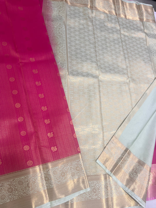 Premium Pink Checked Saree with Cream Border – Vintage Elegance