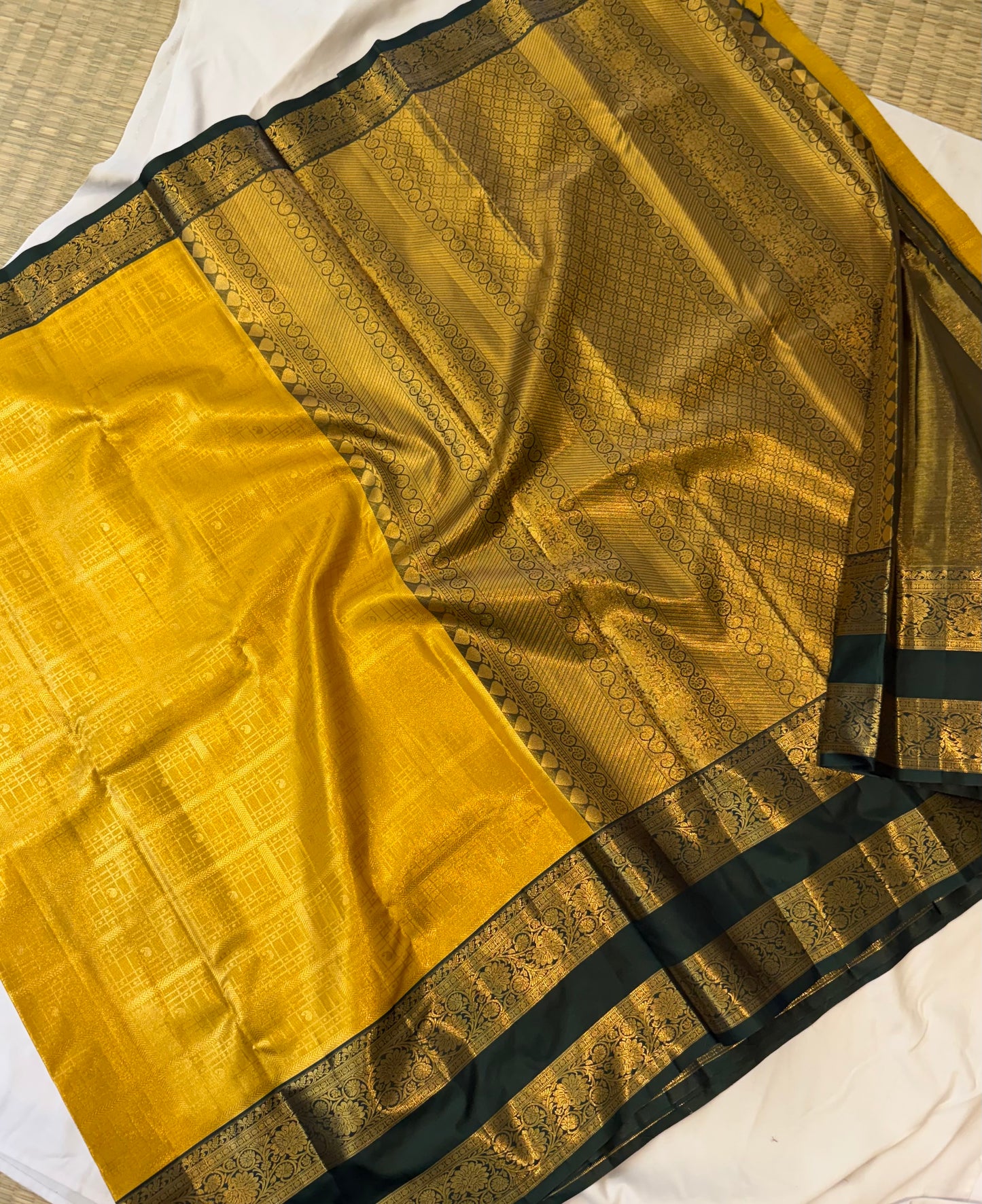 Semi Vintage Premium Quality Saree with Floral & Peacock Motifs | Elegant Gap Border Design