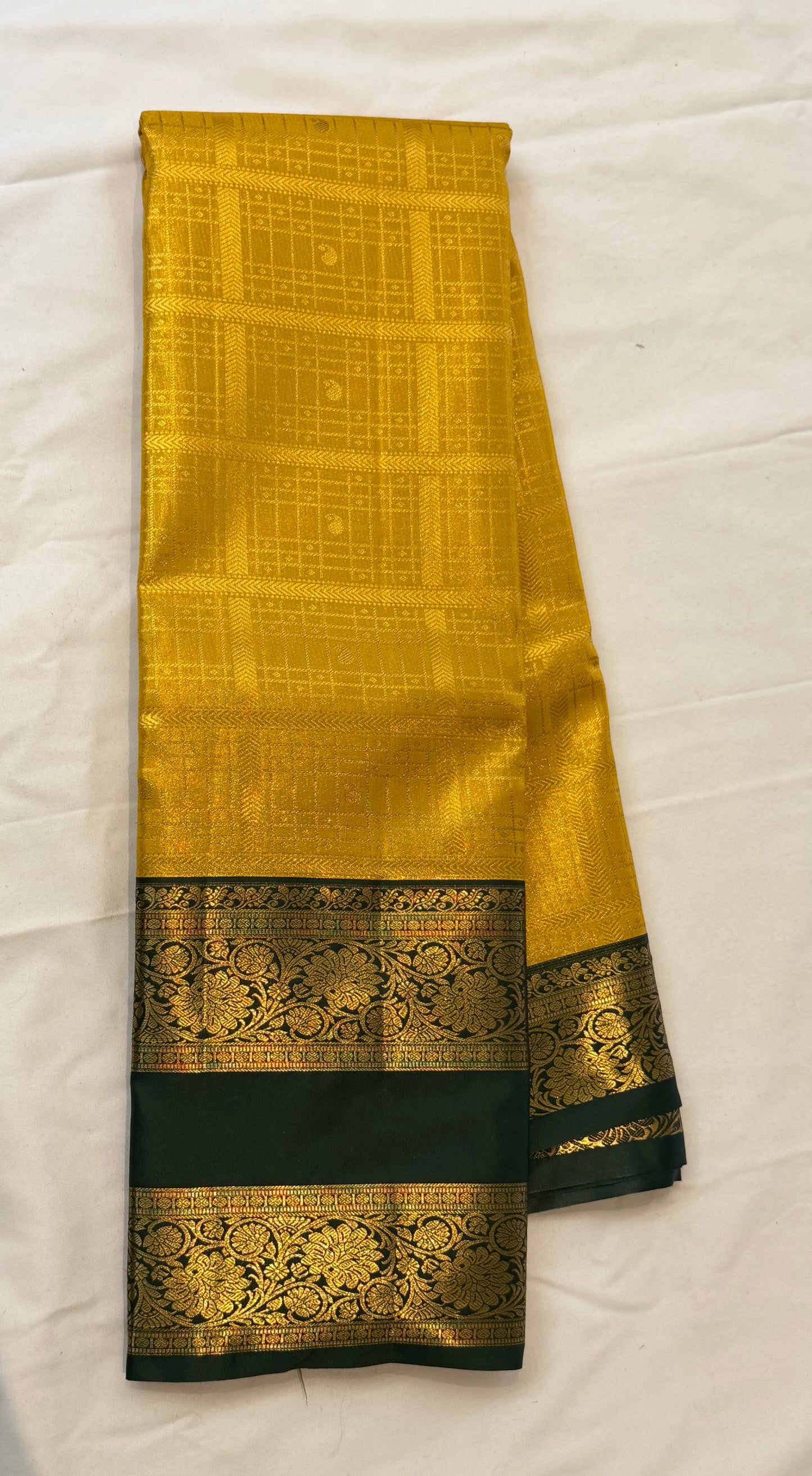 Semi Vintage Premium Quality Saree with Floral & Peacock Motifs | Elegant Gap Border Design