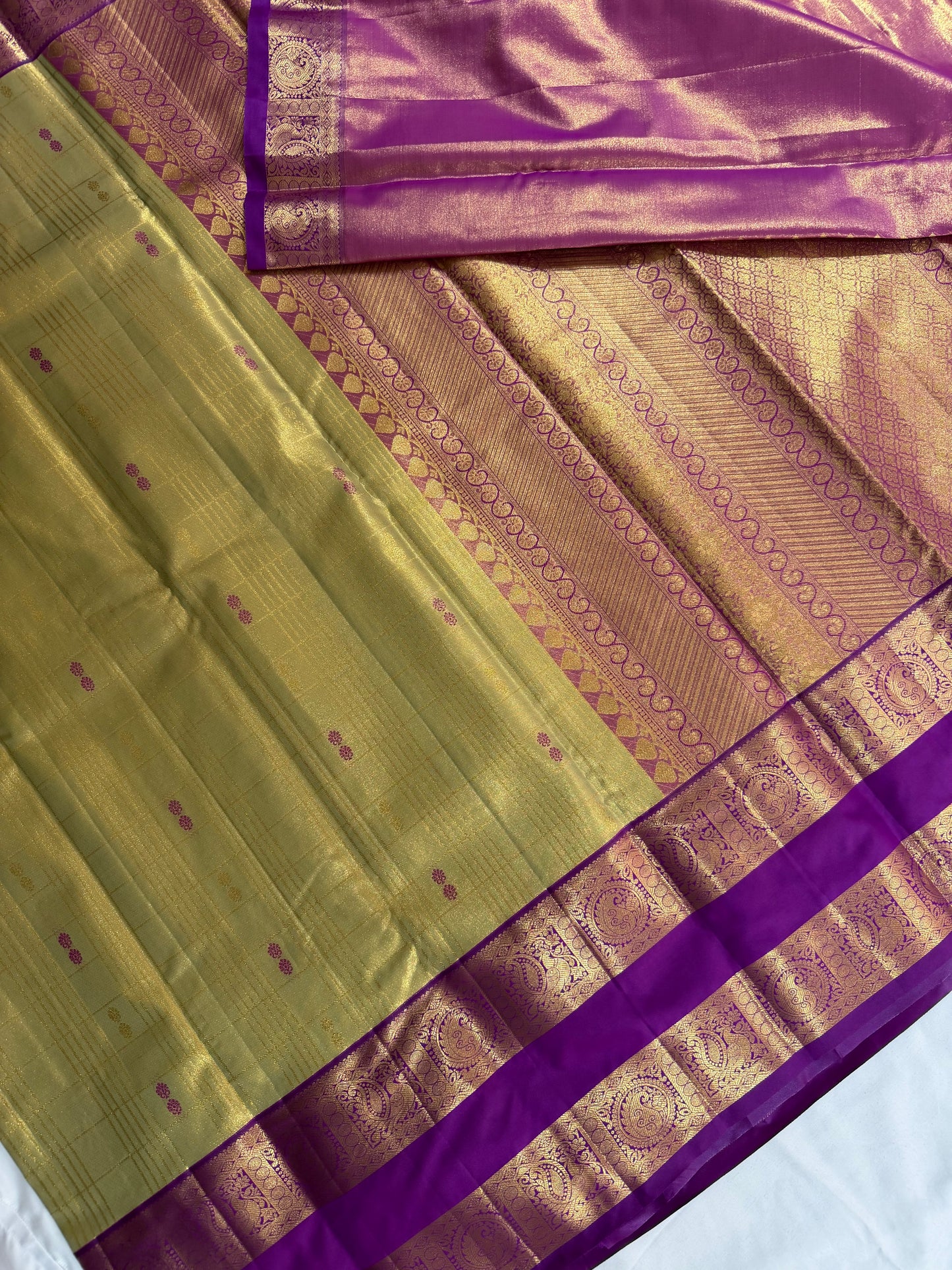 Semi Vintage Premium Quality Saree with Floral & Peacock Motifs | Elegant Gap Border Design