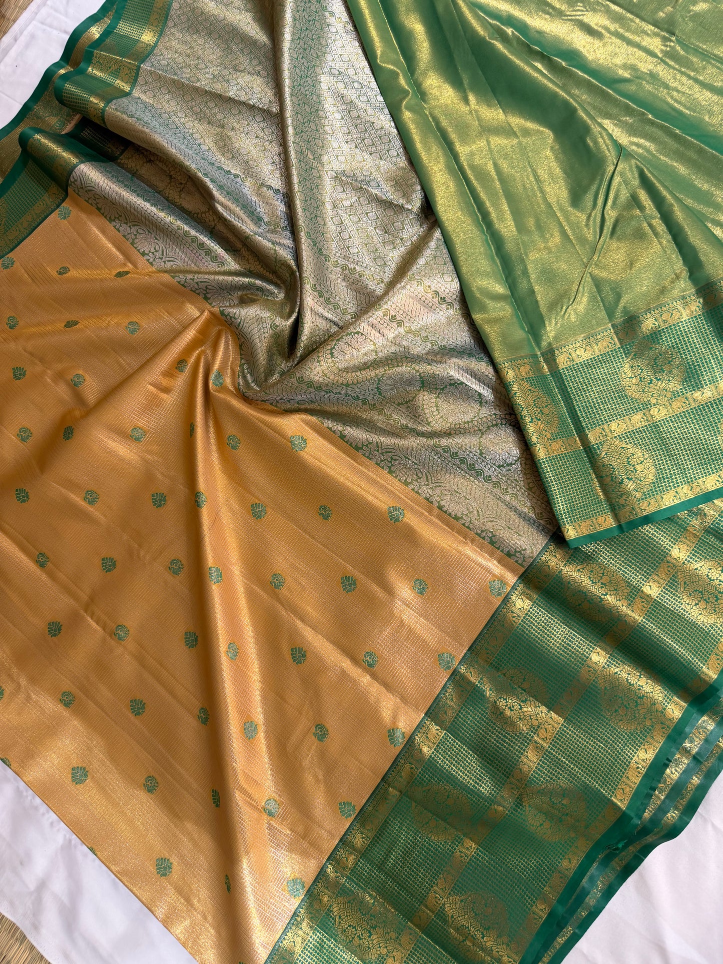Semi Vintage Premium Quality Saree with Floral & Peacock Motifs | Elegant Gap Border Design
