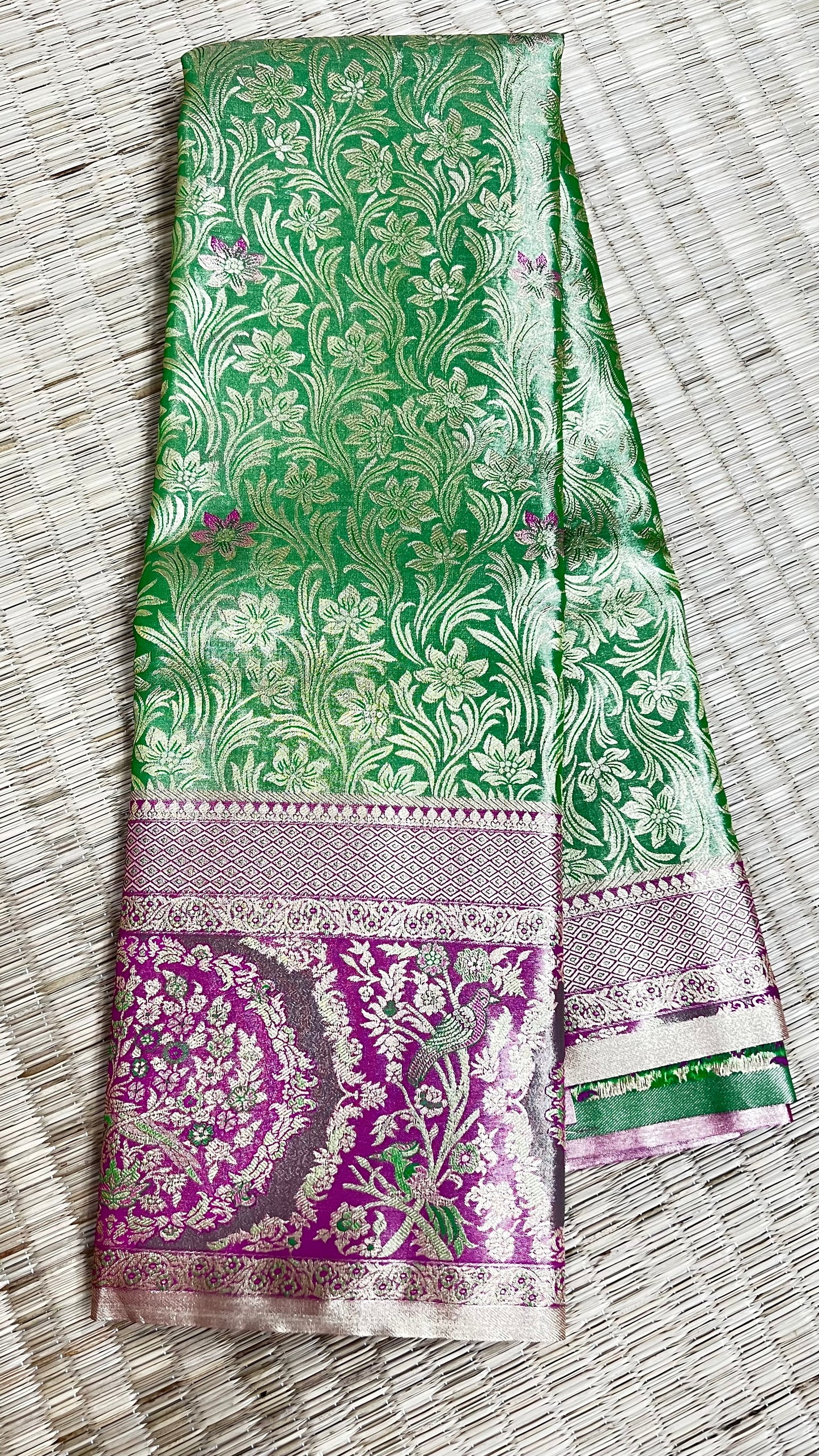 Green Semi Kanchipattu sarees with traditional Meenakari border