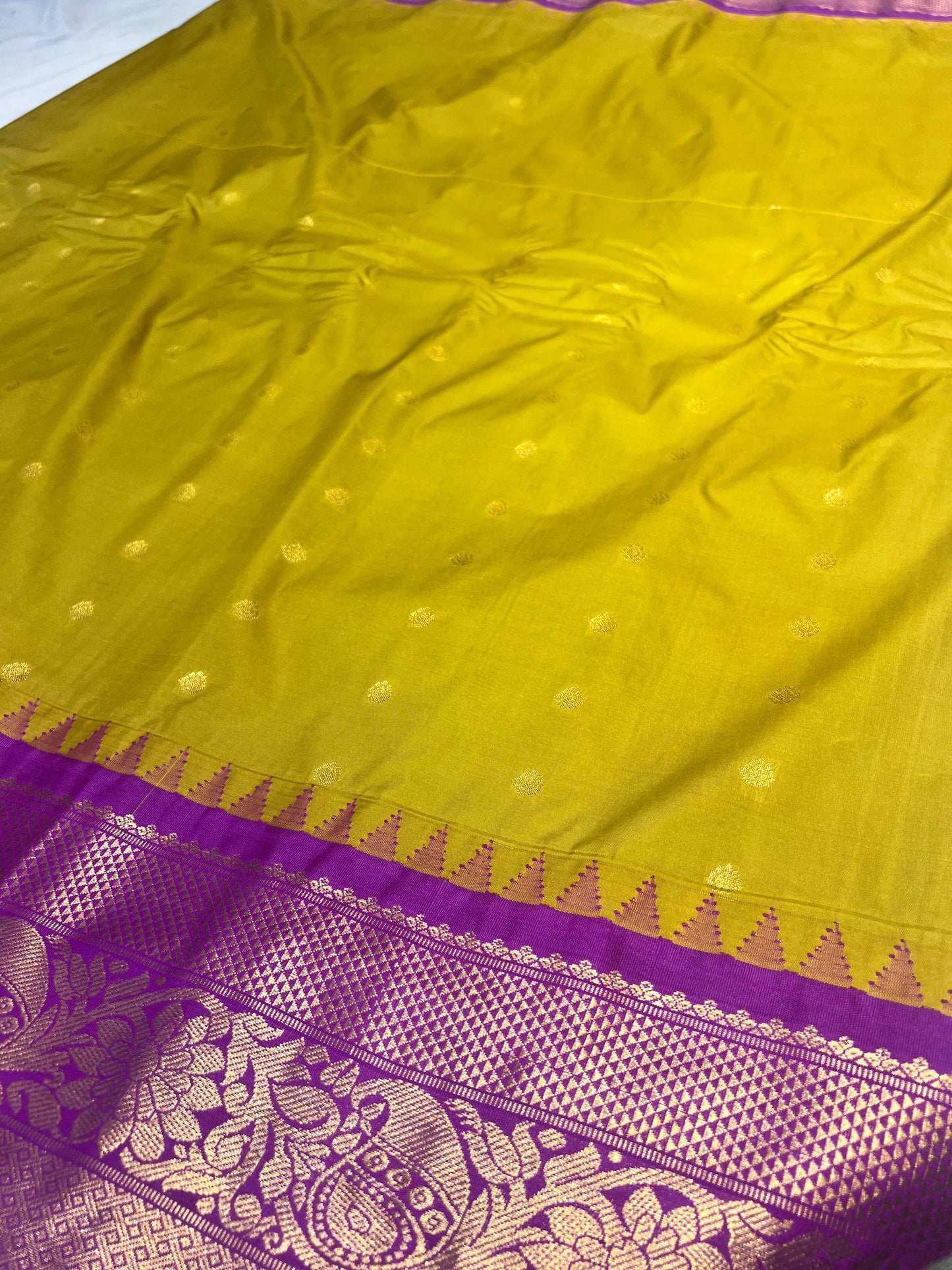 Mehendi Gadwal Semi-Pattu Saree with purple Kanchi Zari Border