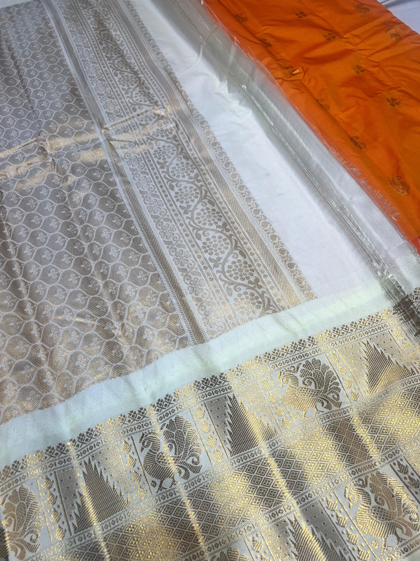 Gadwal Vintage Semi Pattu Saree