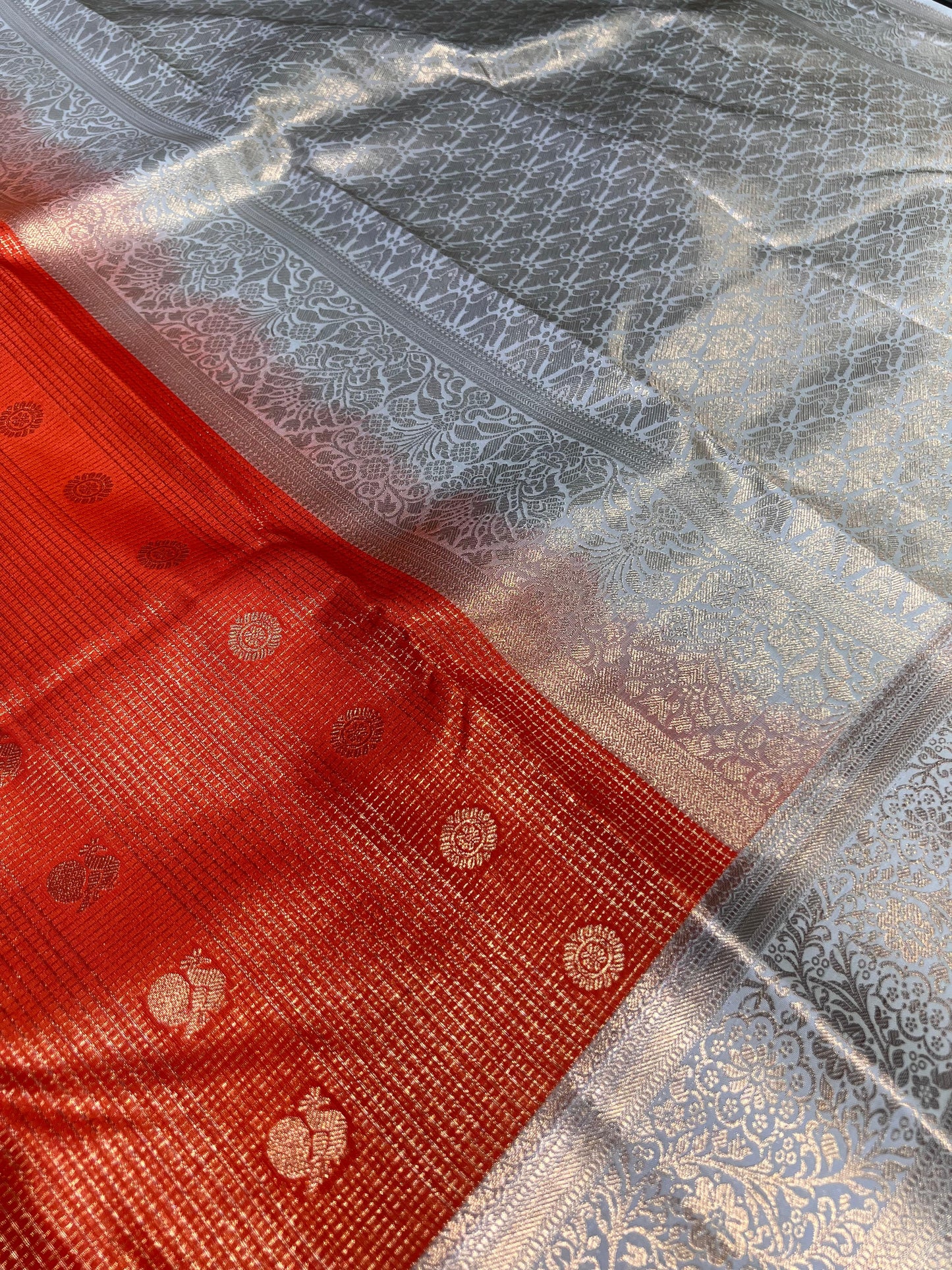 🧡 Orange Vintage Semi-Kanchipattu Saree with Off-White Border