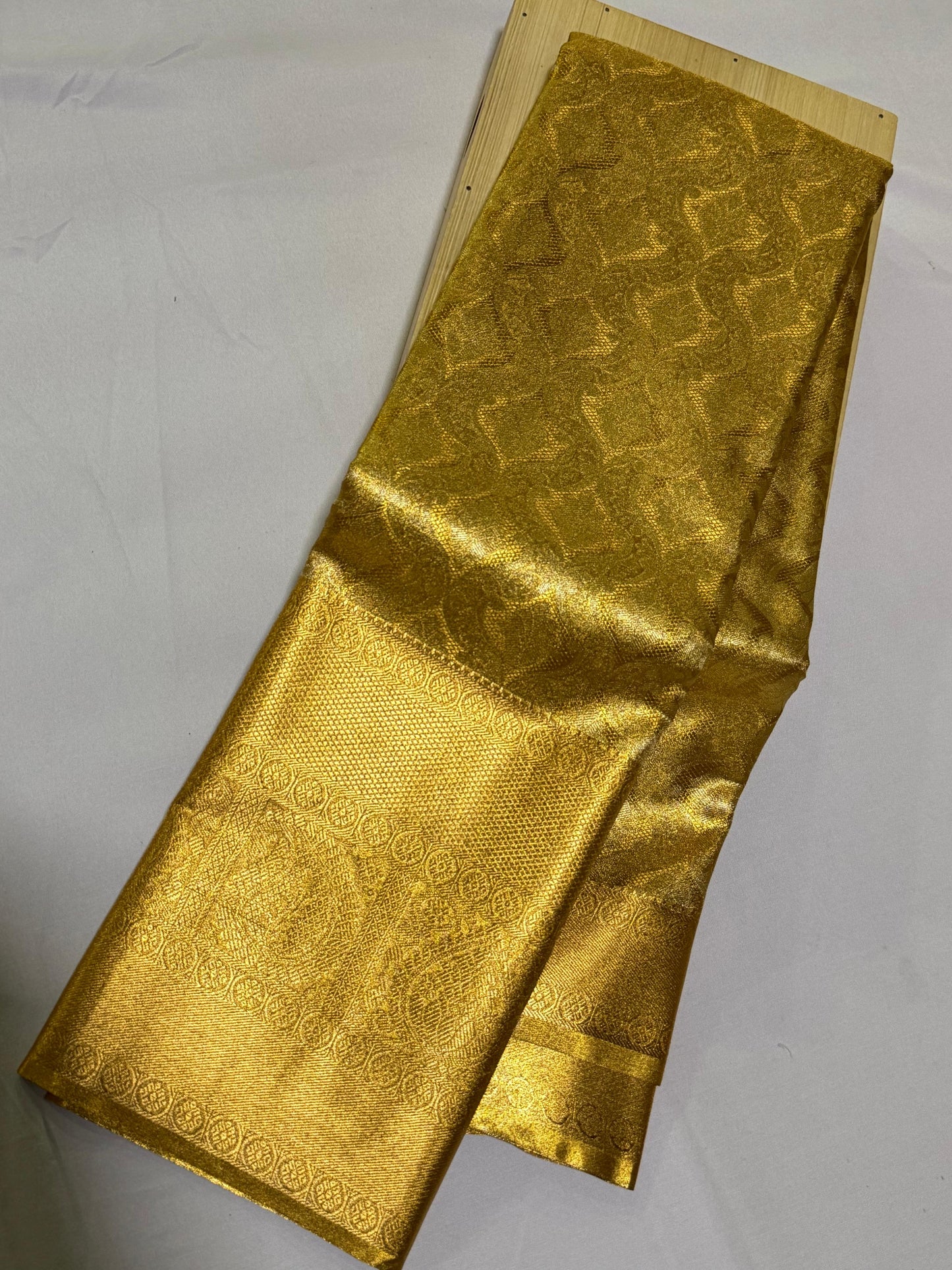 High-quality gold zari semi-Kanchipattu sarees